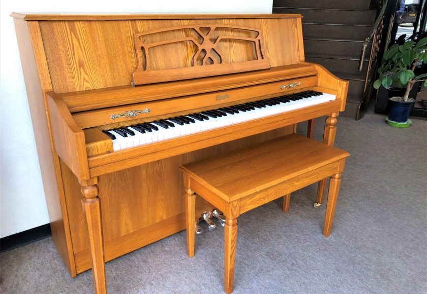 アメリカンスタイルのインテリア調ピアノ Ellington A Product Of Baldwin Sold 浜松ピアノ社