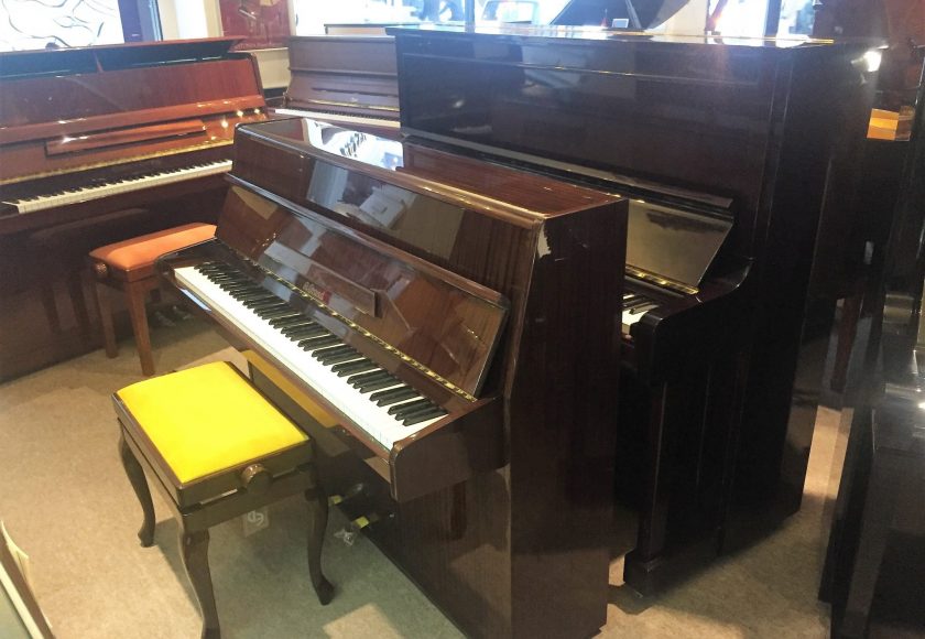 コンパクトで美しい木目の超希少ドイツ製ピアノ A.Grand ※SOLD | 浜松ピアノ社