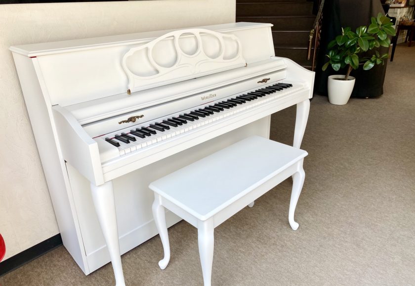 純白のワーリッツァピアノ Wurlitzer made in U.S.A ※SOLD | 浜松ピアノ社
