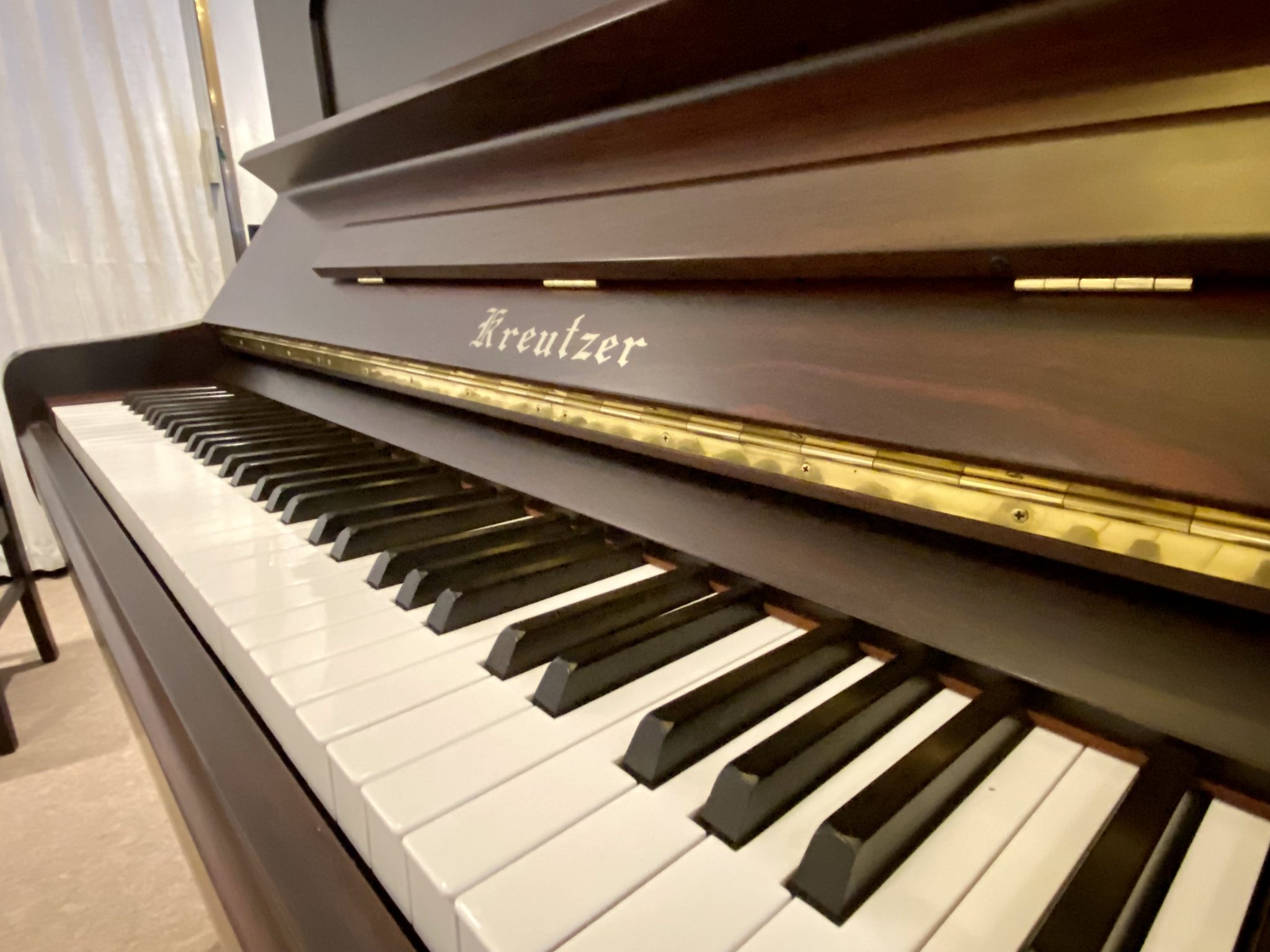 クロイツェル アップライトピアノ - 鍵盤楽器