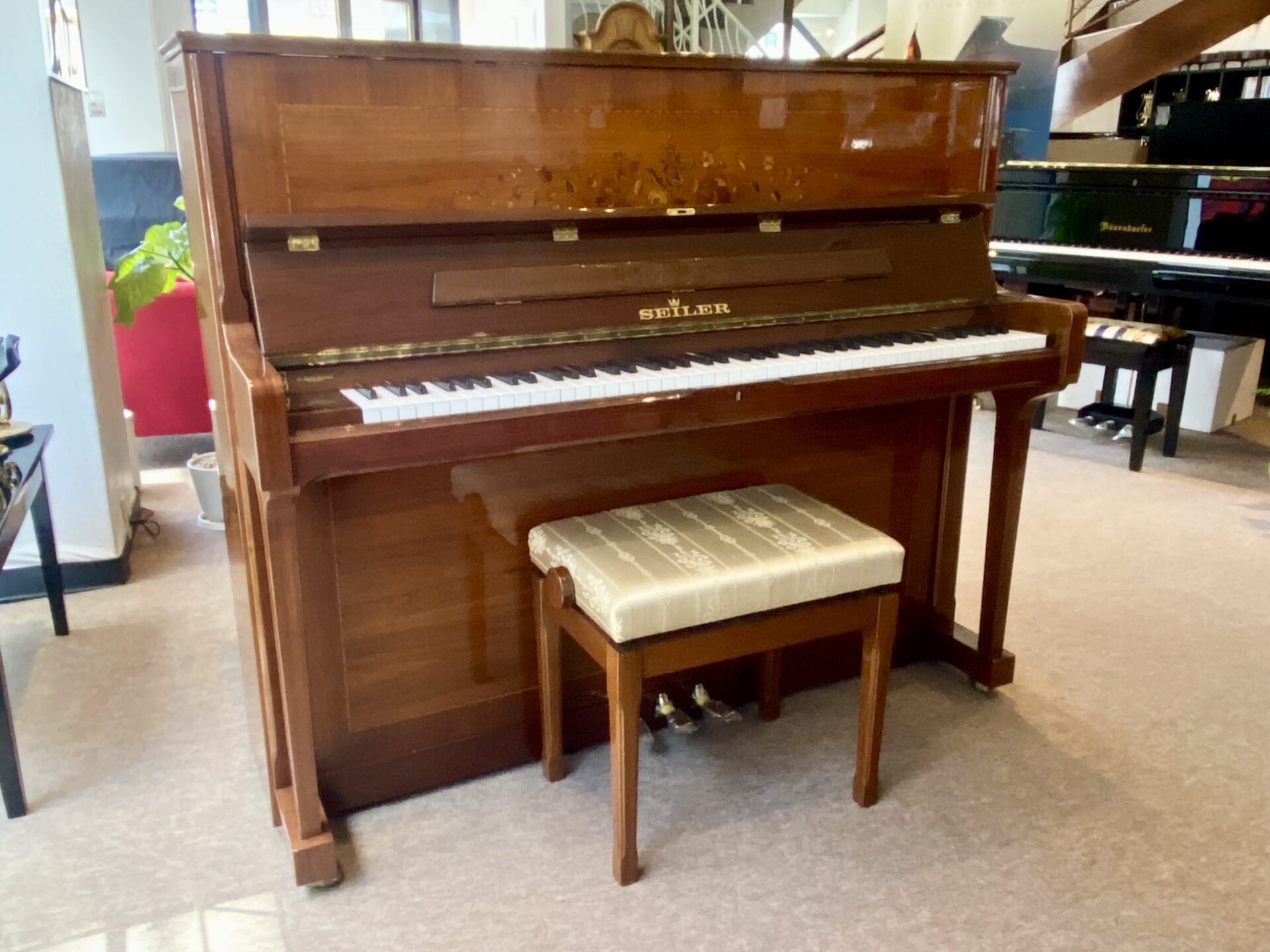 木象嵌の美しい ドイツ ザイラー社製 アップライトピアノ Mod